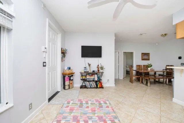Residence photo 6