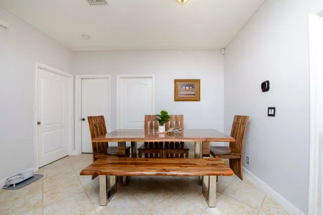 Residence photo 8