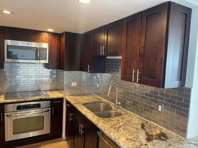 5200 N Flagler Unit 2004 photo 4