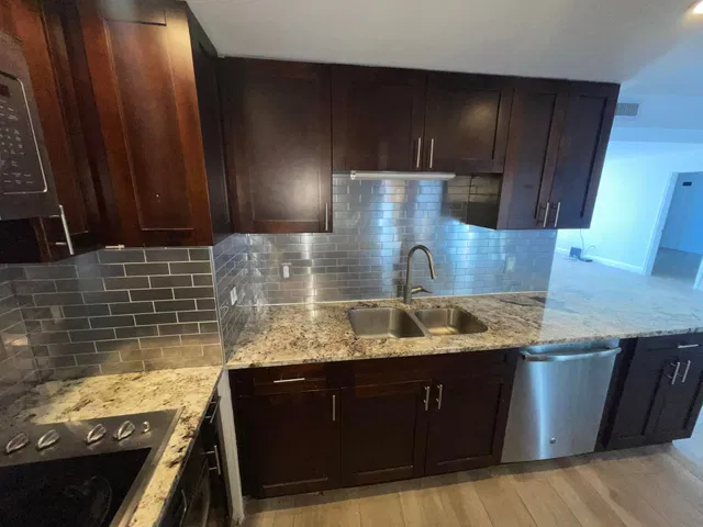 5200 N Flagler Unit 2004 photo 6