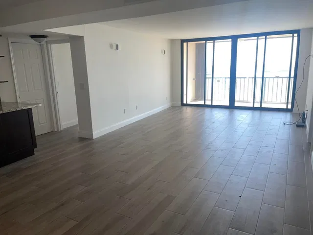 5200 N Flagler Unit 2004 photo 8