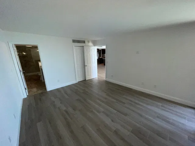 5200 N Flagler Unit 2004 photo 9