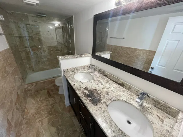 5200 N Flagler Unit 2004 photo 11