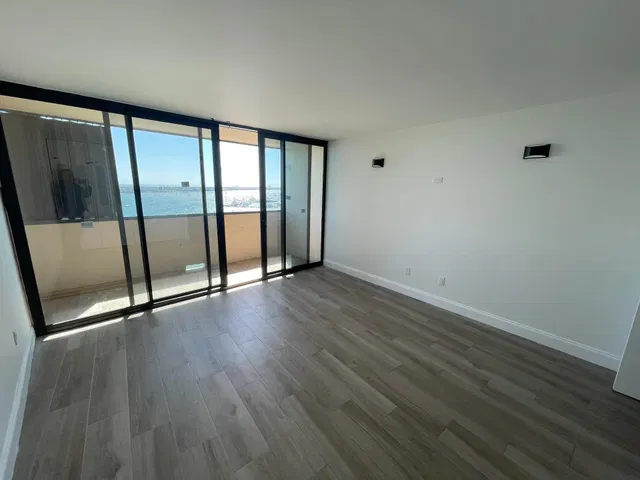 5200 N Flagler Unit 2004 photo 12