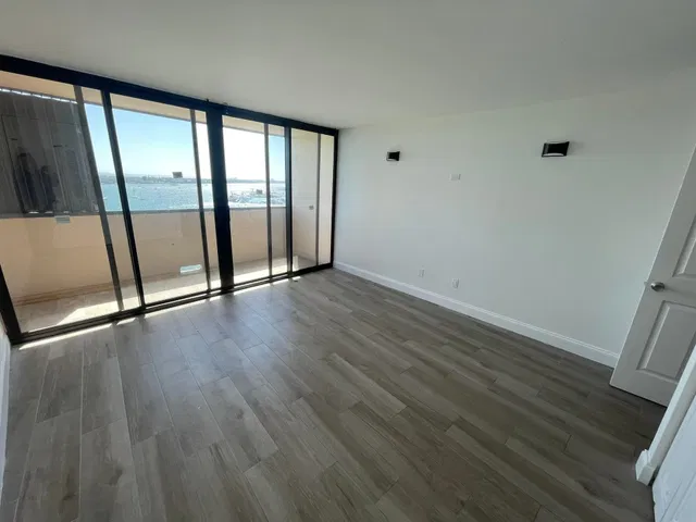 5200 N Flagler Unit 2004 photo 15