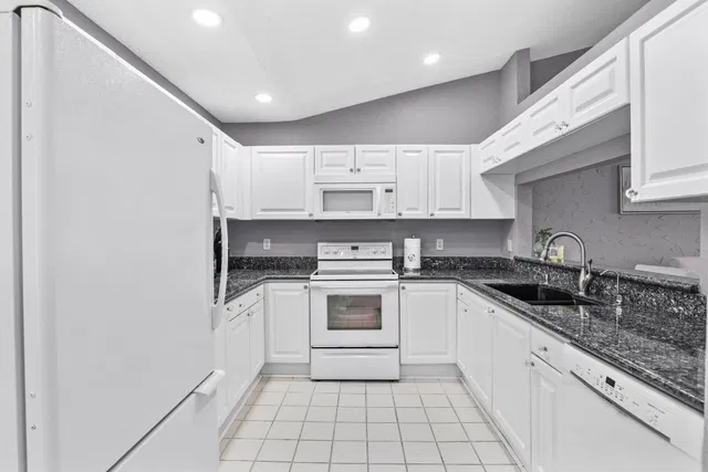 Residence photo 9