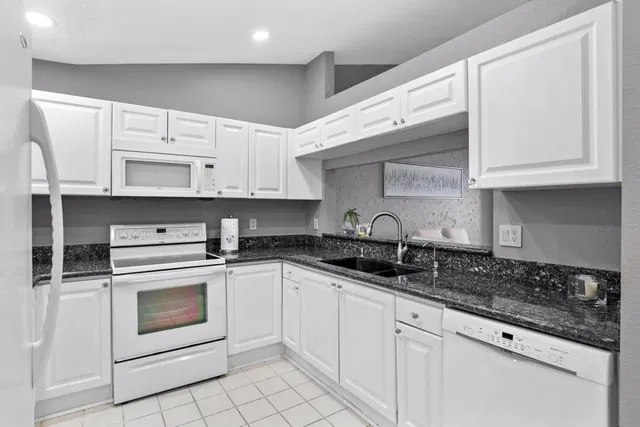 Residence photo 10