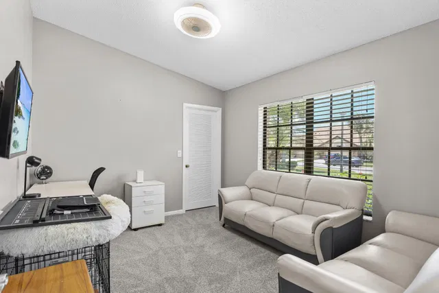 Residence photo 21