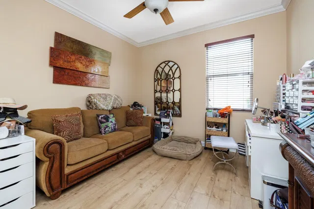 Residence photo 33