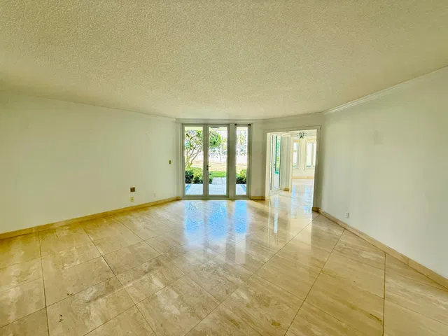 Mizner Court Unit 107 photo 5