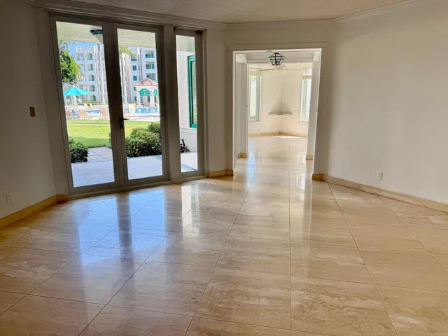Mizner Court Unit 107 photo 6