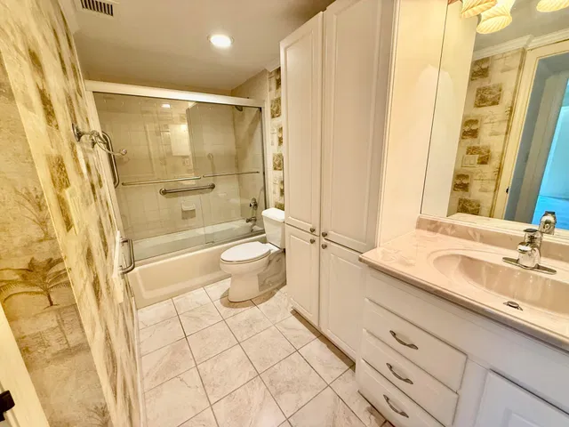 Mizner Court Unit 107 photo 8