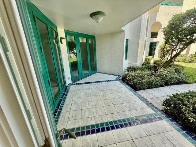Mizner Court Unit 107 photo 14