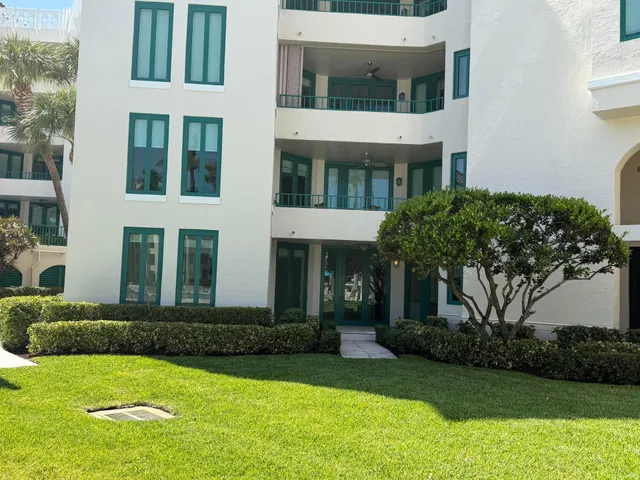 Mizner Court Unit 107 photo 26