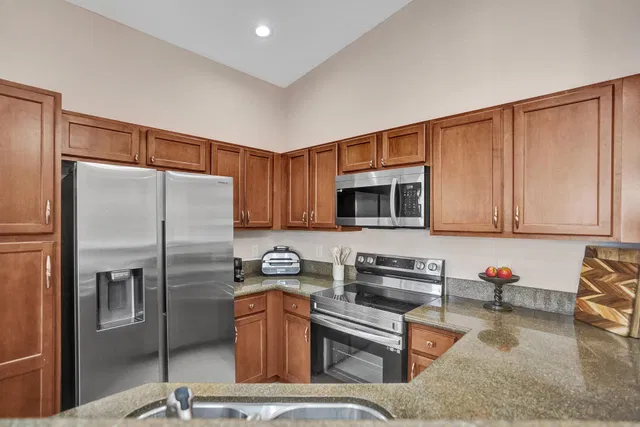 Unit 1825 photo 3