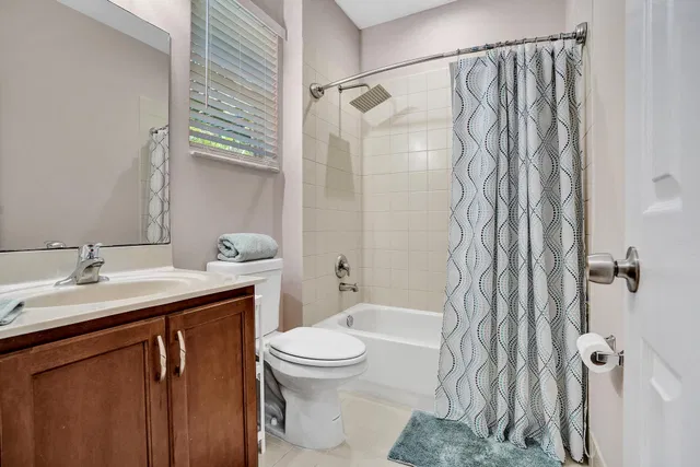 Unit 1825 photo 14