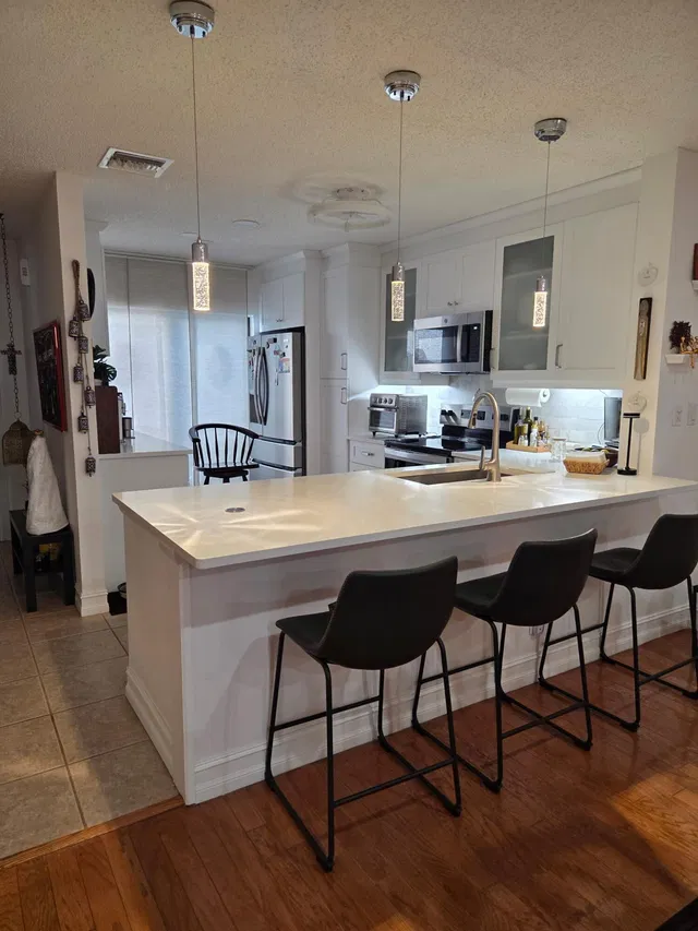 Unit 1204 photo 6