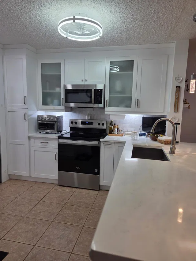 Unit 1204 photo 7