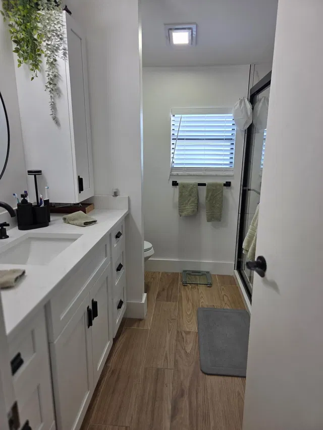 Unit 1204 photo 14