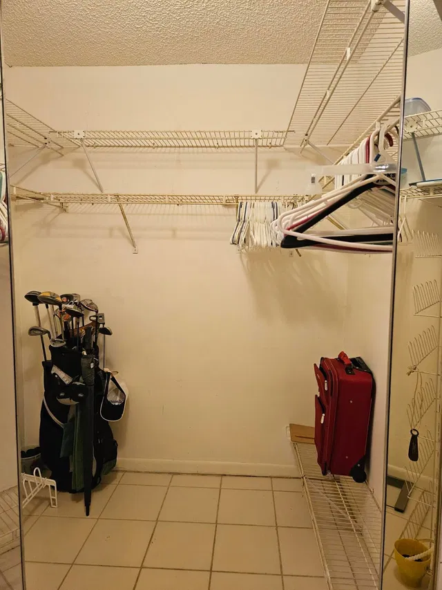 Unit 8 photo 27