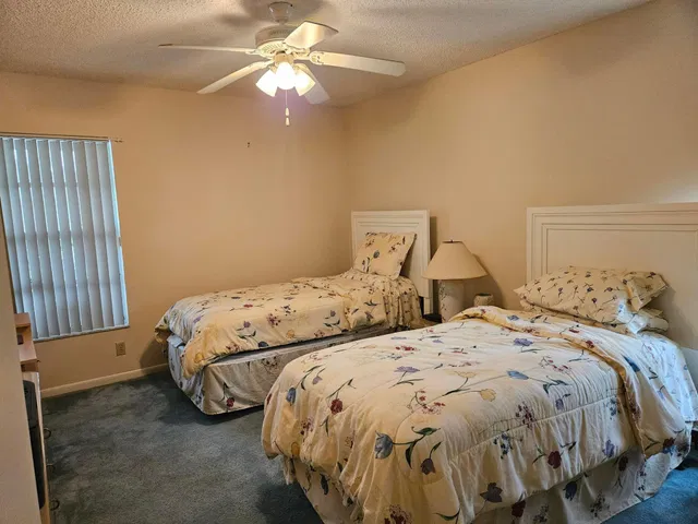 Unit 8 photo 28