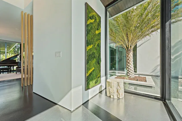 Residence photo 9
