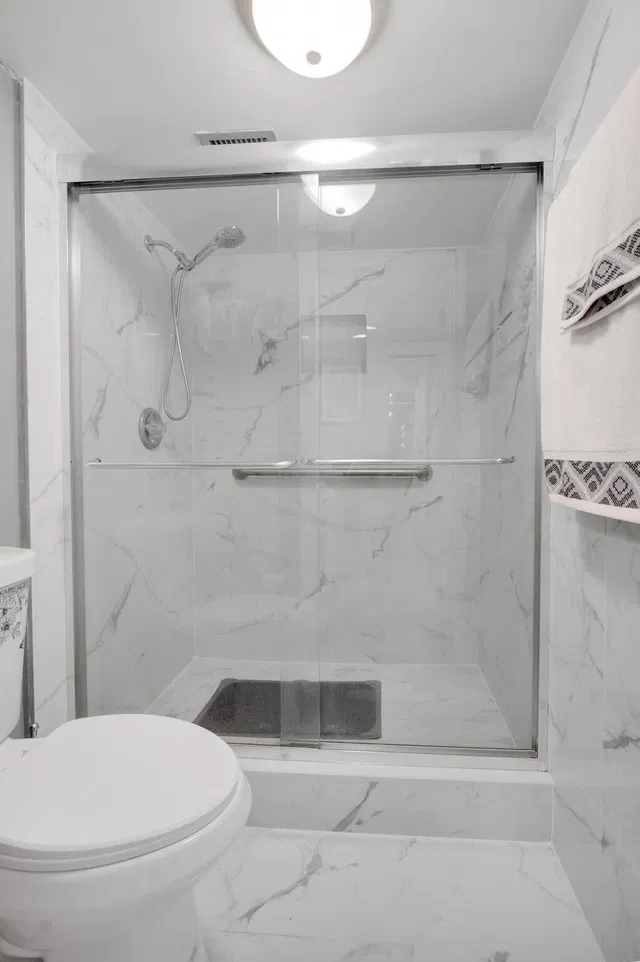 Unit 305 photo 18