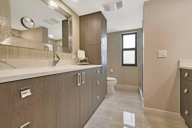 Unit 512 photo 29