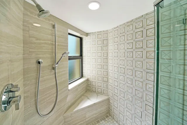 Unit 512 photo 36