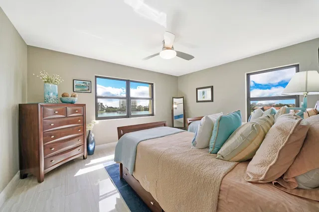 Unit 512 photo 37