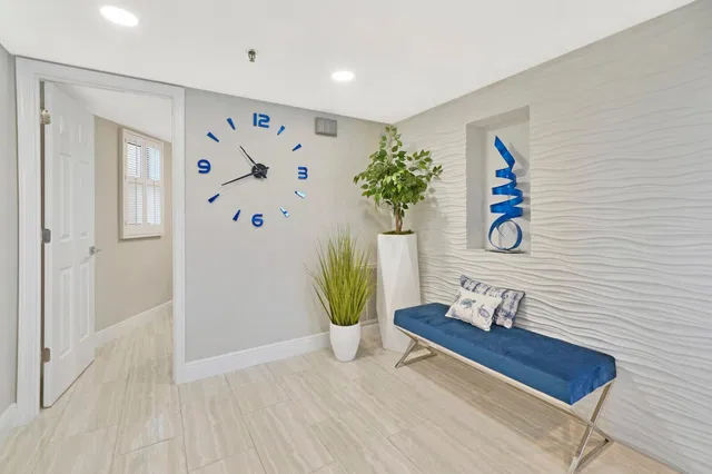 Unit 512 photo 40