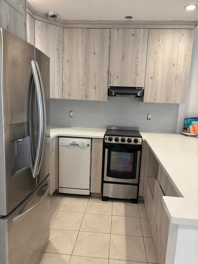 Unit 223 photo 2