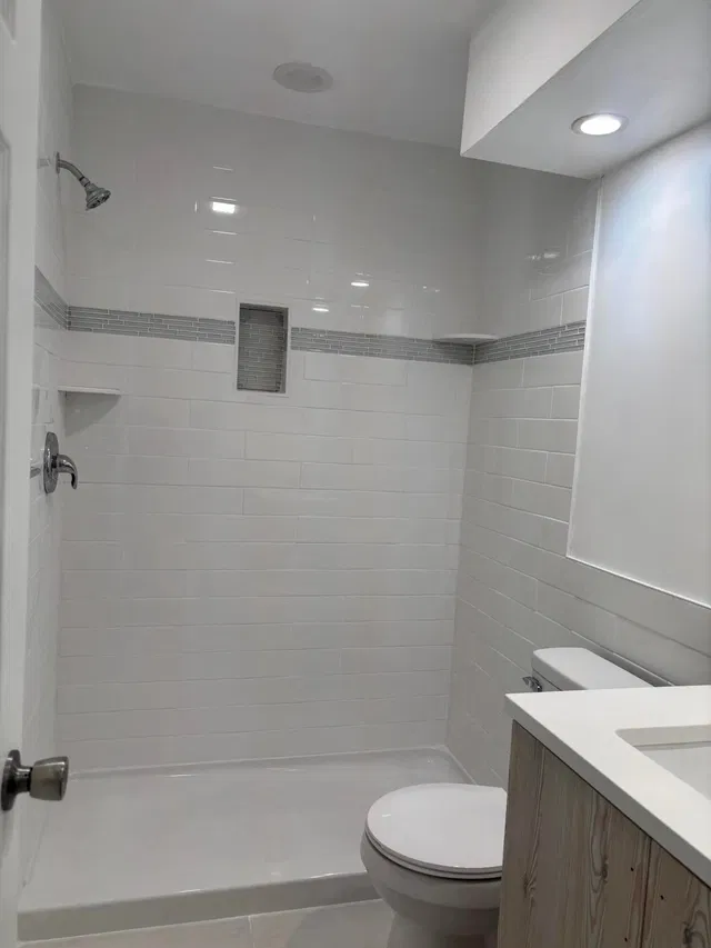 Unit 223 photo 5
