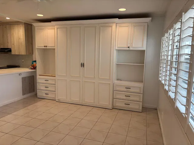 Unit 223 photo 9