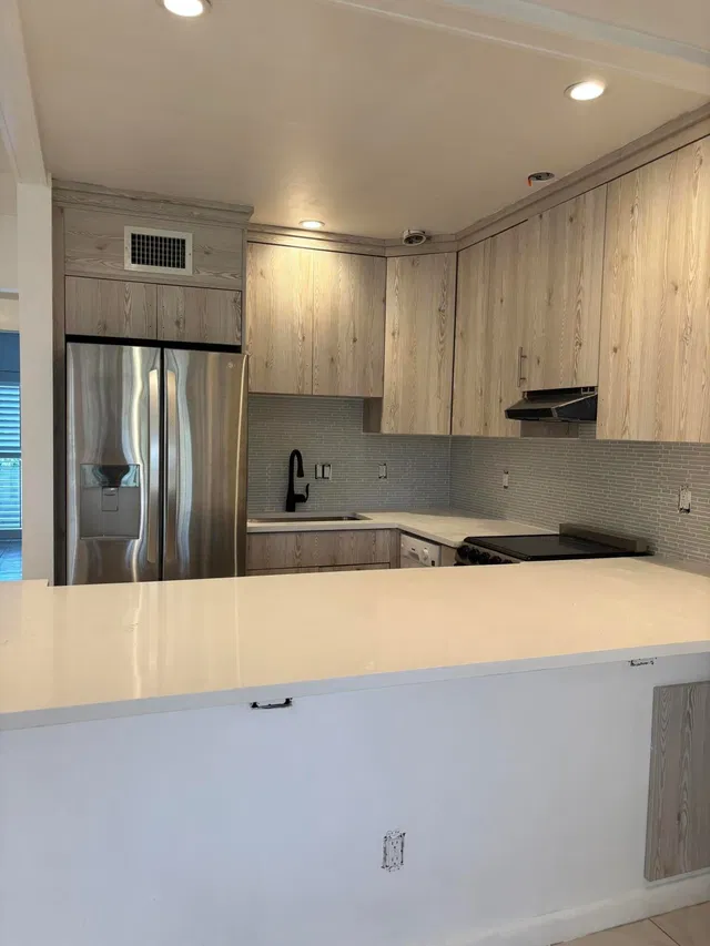 Unit 223 photo 12