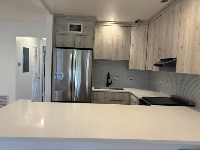 Unit 223 photo 14