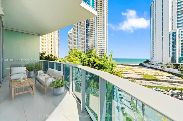 Aurora Sunny Isles Beach 501