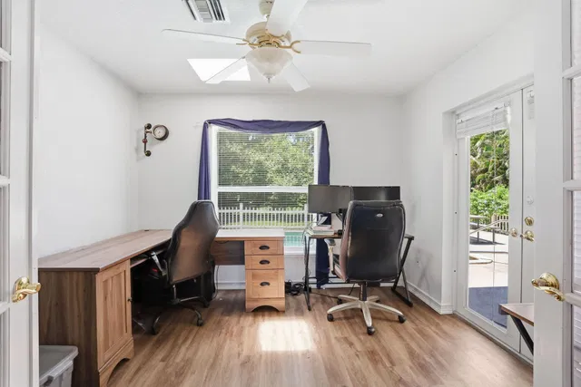 Residence photo 18
