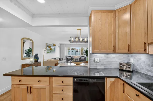 Lakeside Arms Lake Worth Unit 214 photo 4