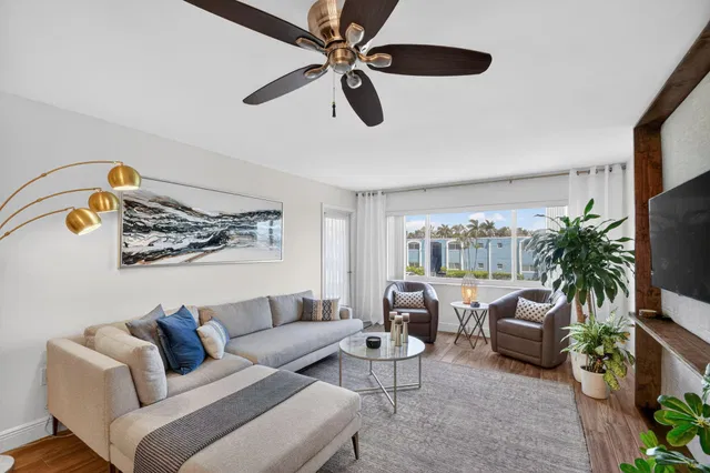 Lakeside Arms Lake Worth Unit 214 photo 8