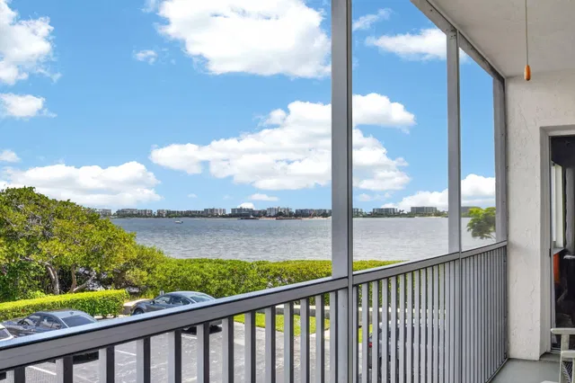 Lakeside Arms Lake Worth Unit 214 photo 14