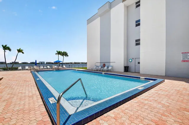 Lakeside Arms Lake Worth Unit 214 photo 25