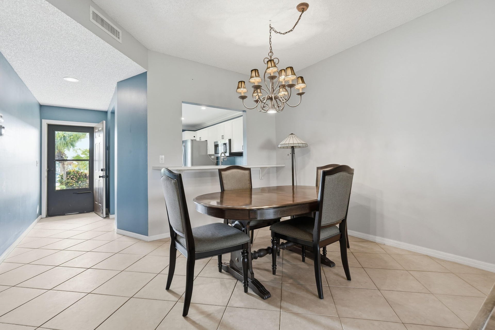  Unit 102 photo 6