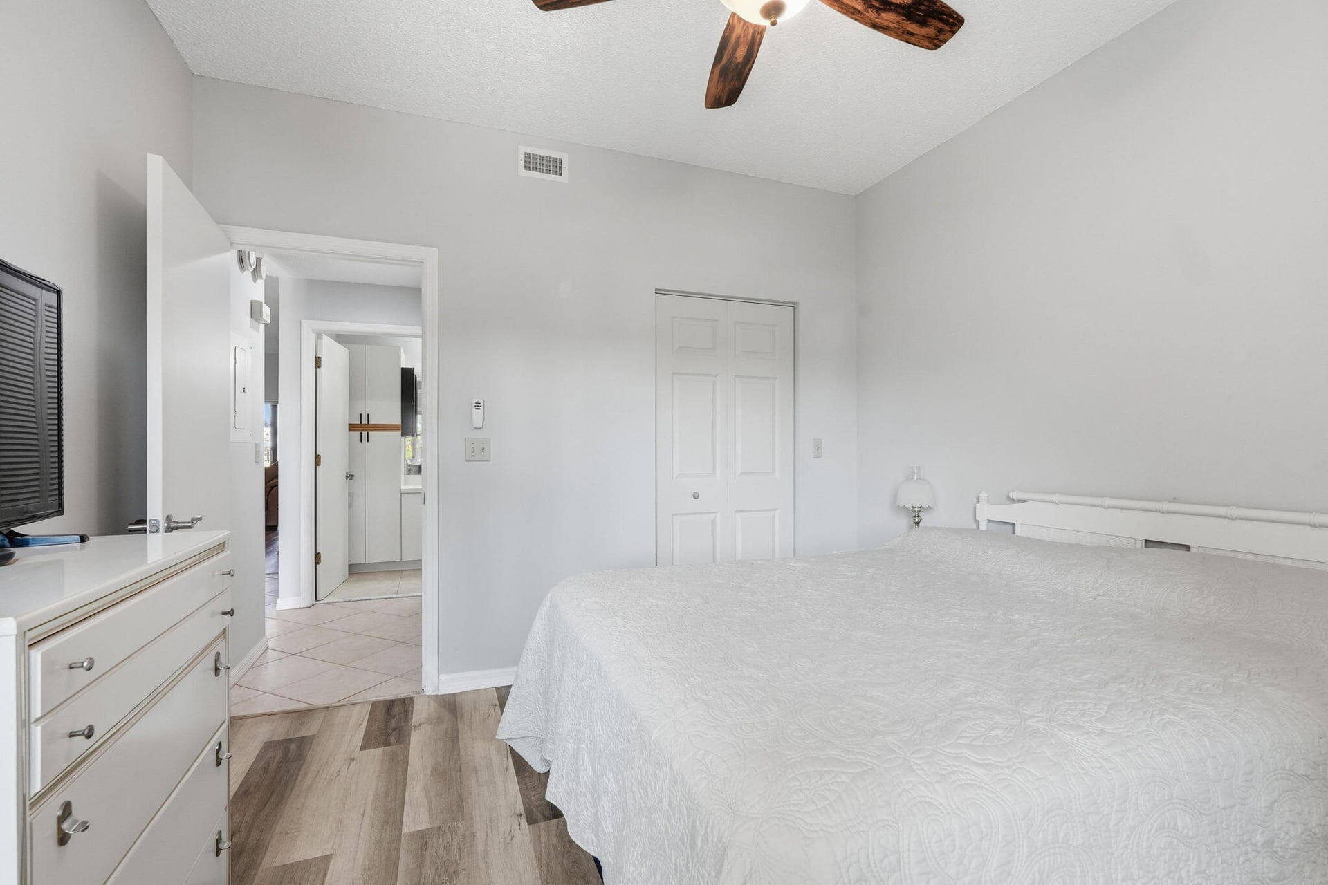  Unit 102 photo 27