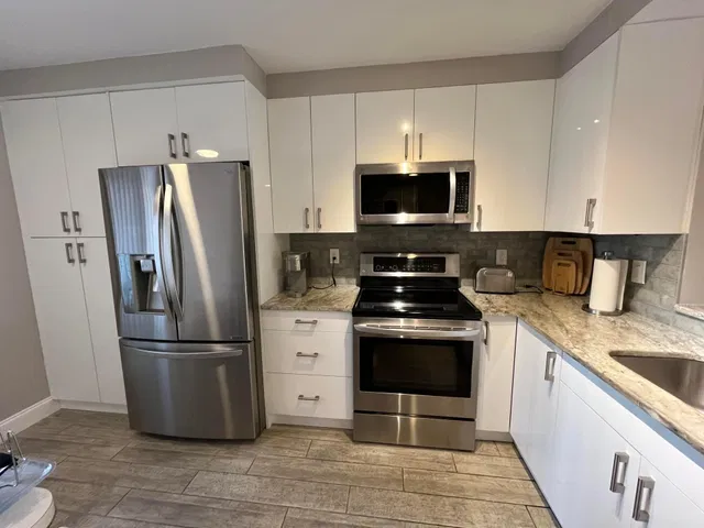 Unit 205 photo 5