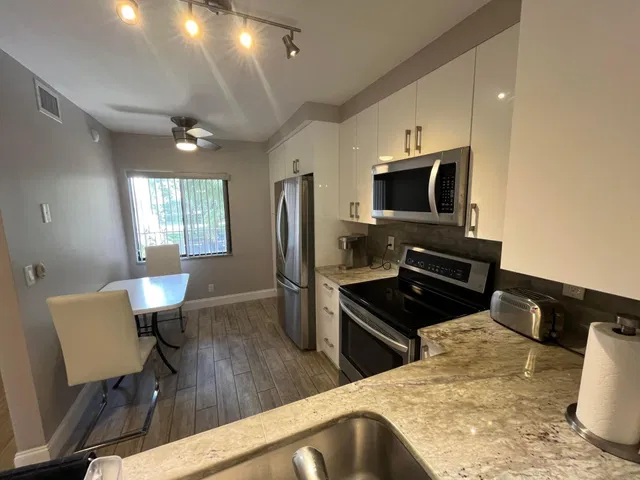 Unit 205 photo 8