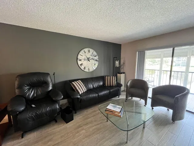 Unit 205 photo 21