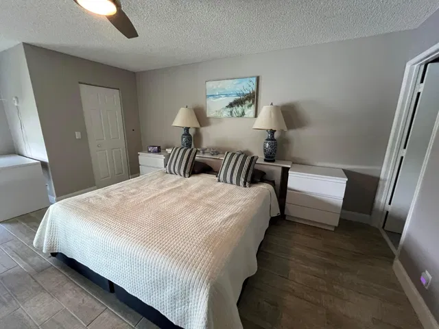 Unit 205 photo 22
