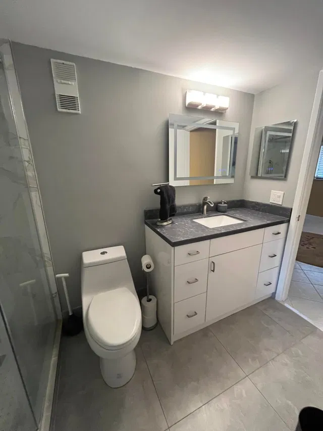 Unit 205 photo 32