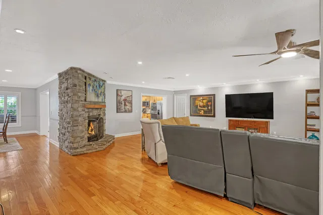  Residence photo 15